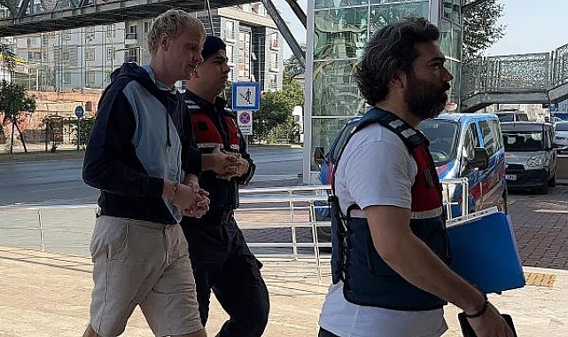 Parasını gasbeden motosikletli 2 şüpheliyi cipiyle çarparak öldürdü