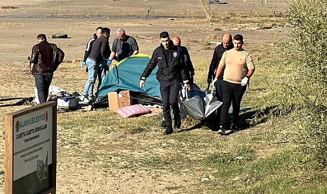 Sahildeki çadırın yanında erkek cesedi bulundu