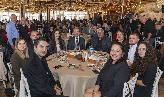 Seçer, emektar öğretmenlerle bir araya geldi