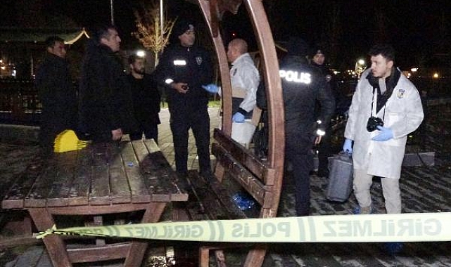 Tartıştığı arkadaşının boğazına çakı sapladı