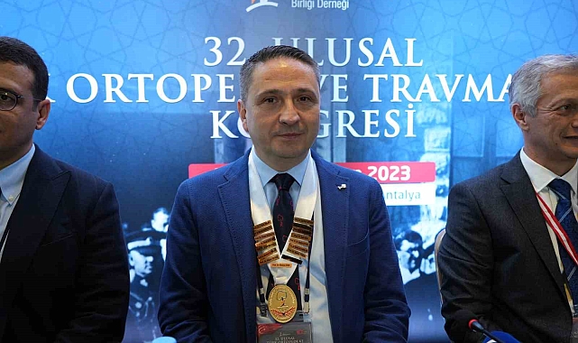 Uzmanından, 'Sıvı diz protezi diye bir şey yoktur' açıklaması