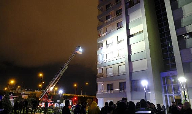Yangında dumandan etkilenen eski bakanın annesi gözetim altında