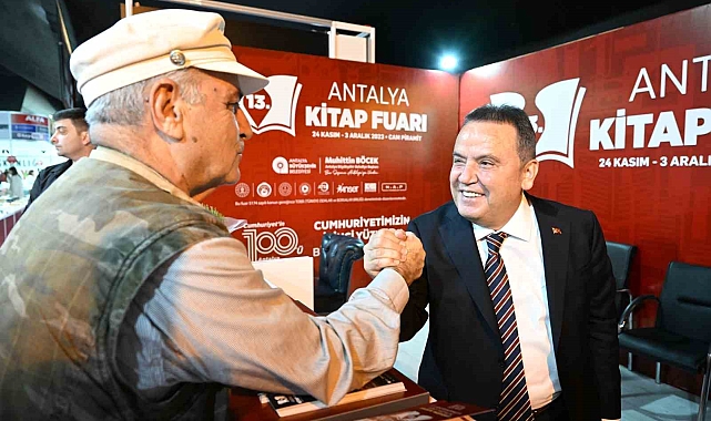 Yazarlar, 13. Antalya Kitap Fuarı'nda okurlarıyla buluşuyor