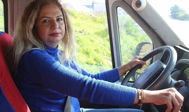 10 yıldır direksiyon sallayan servis şoförü Fatma; çocuklara mutluluk, ailelere güven veriyor