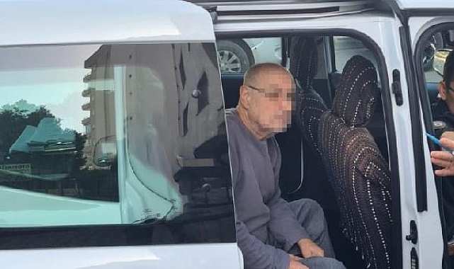 16 gün önce aldığı otomobili, komşusu taşla boydan boya çizdi