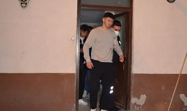 17 yaşındaki Metehan, sokakta bıçaklı saldırıya uğradı