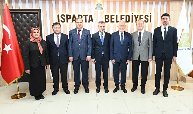 AK Parti Genel Başkan Yardımcısı Kandemir’den Başkan Başdeğirmen'e iyiki