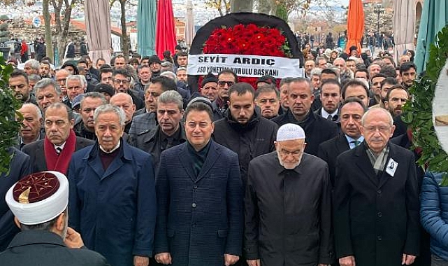 Ali Babacan'ın annesi, son yolculuğuna uğurlandı