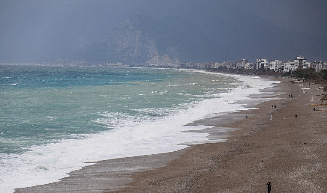 Antalya'da uçak seferleri iptal
