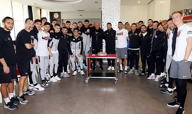 Antalyaspor’da sürpriz kutlama