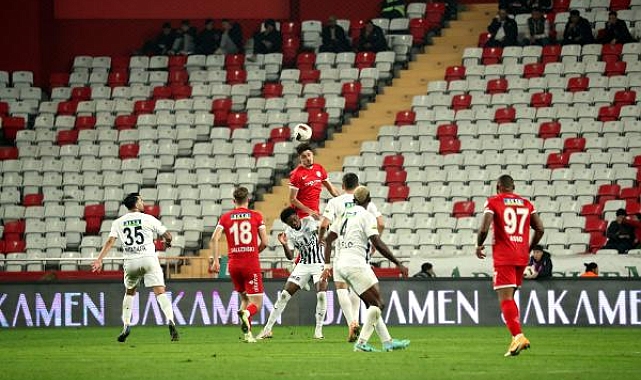 Antalyaspor kendi evinde 1 puana yetindi