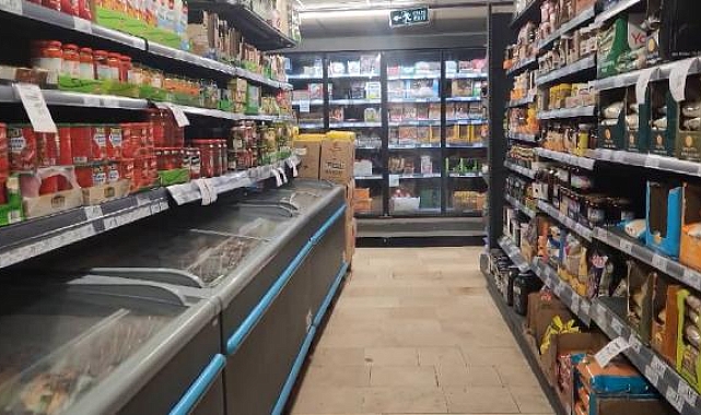 Asgari ücretin açıklanmasıyla marketlerde etiket değiştirme mesaisi