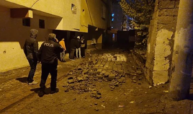 Bahçe duvarı kadının üzerine yıkıldı