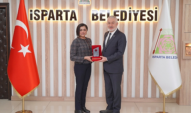Başkan Başdeğirmen'e deprem bölgesi hizmet plaketi