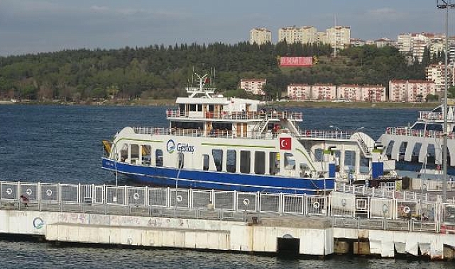 Bozcaada ve Gökçeada feribot seferlerine fırtına engeli