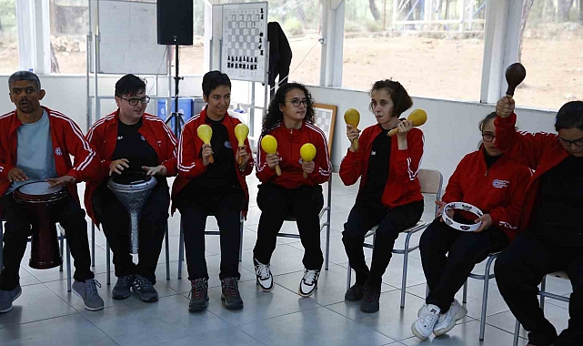Büyükşehir Gençlik Kampı, özel misafirlerini ağırladı