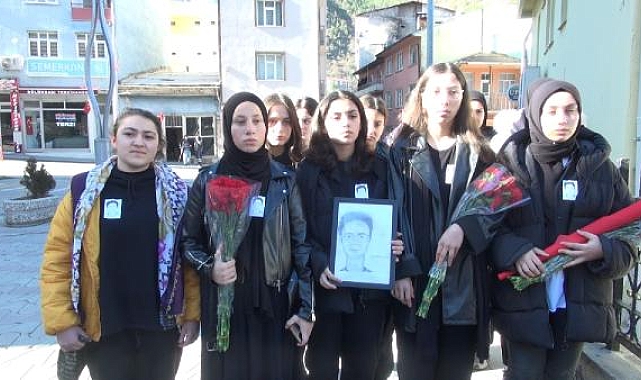 Dalgaların sürüklediği denizde 5 gün sonra cansız bedenleri bulunan 2 liseliye hüzünlü uğurlama