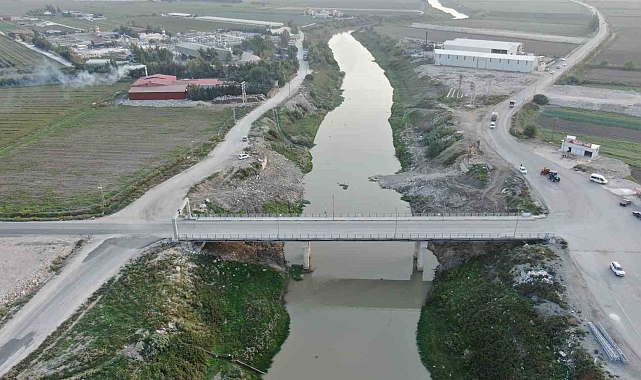 Depremde hasar alan 50 yıllık köprü yıkıldı, yerine yeni köprü yapıldı
