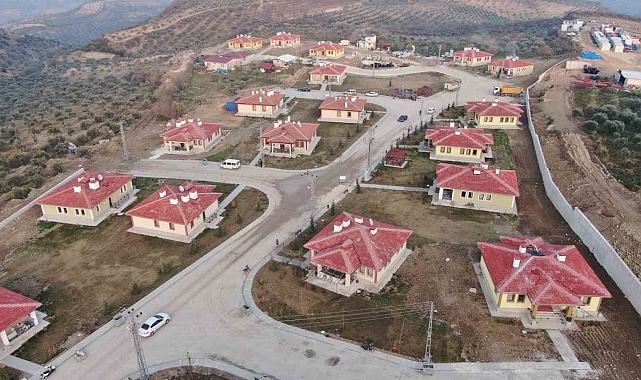 Depremzede vatandaşlar yeni yıla sıcak yuvalarında girecekler