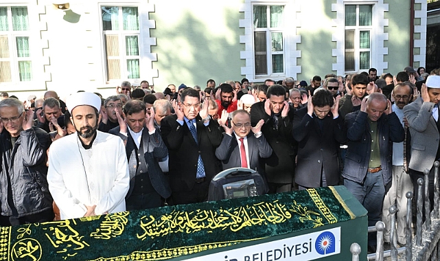 Dere Öztürk’ün cenaze törenine katıldı