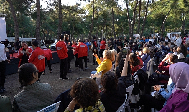 Engelli vatandaşlar konserle eğlendi