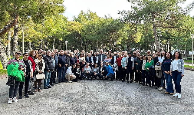 Esen kahvaltıda partililer ile buluştu