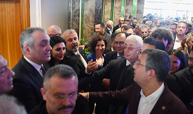 Esen ve Uysal Özel’i karşıladı