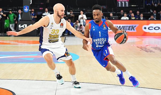 EuroLeague'de Türk derbisinde kazanan Fenerbahçe Beko