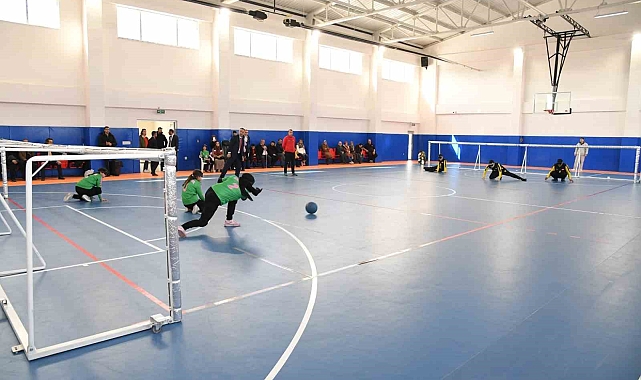 Görme engelliler, goalball farkındalık maçında karşı karşıya geldi