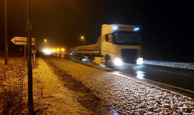 Kar başladı, Karayolları ekipleri çalışma başlattı