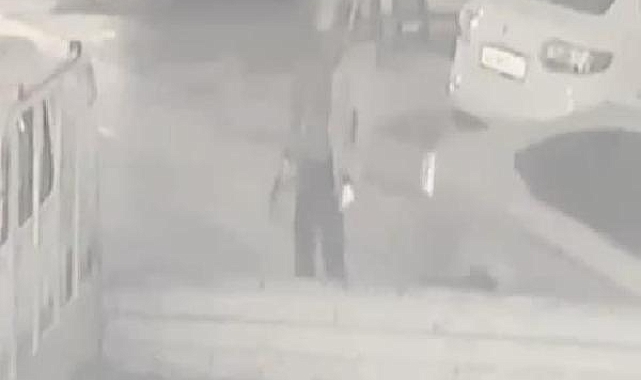 Kardeşini felç bırakanı 13 yıl sonra öldürdüğü anlar kamerada