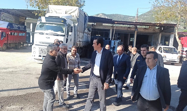 Kaymakam Topsakaloğlu, hal esnafıyla bir araya geldi