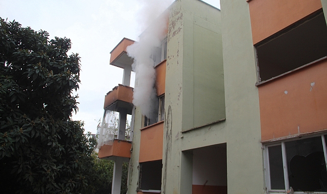 Kentsel dönüşüm için boşaltılan binada yangın paniği