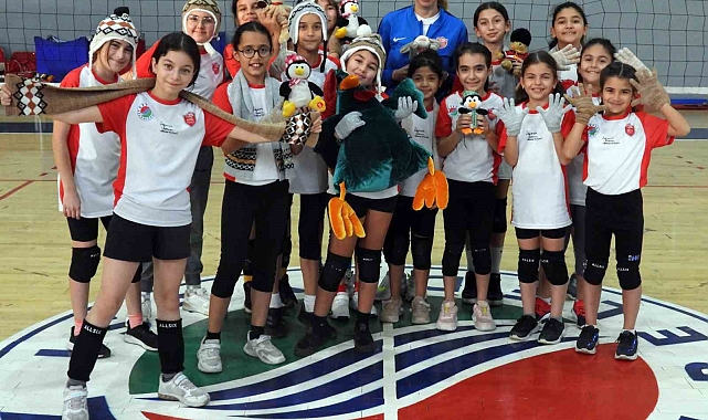 Kepezspor'dan depremzede çocuklara oyuncak