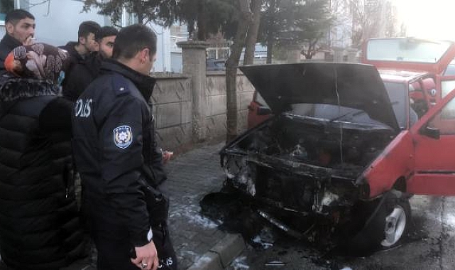 Kontağı çevirdi, otomobili alev aldı