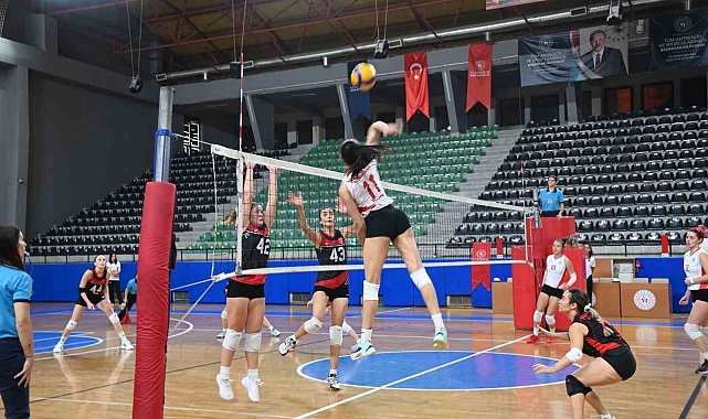 Manavgat Belediyespor Kadın Voleybol Takımı dolu dizgin