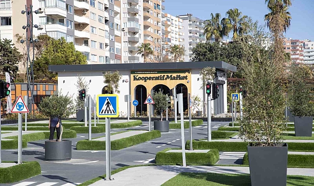 Mersin Büyükşehir Belediyesi kooperatif market hizmete açıldı