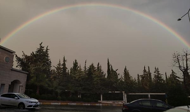 Mersin'de, fırtına ve yağmur sonrası gökkuşağı oluştu