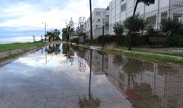 Mersin'de sağanak yağış sabaha kadar etkili oldu