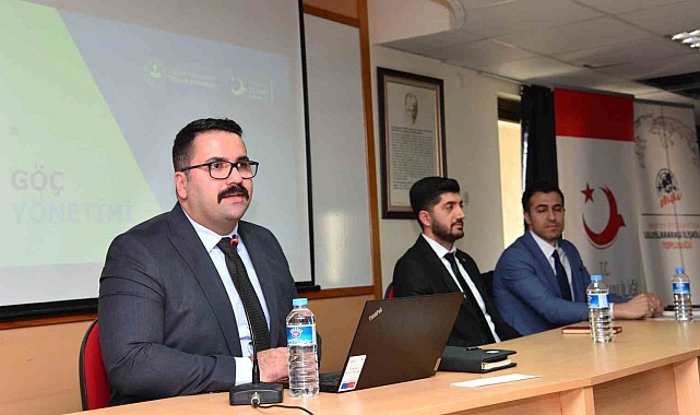 Mersin'de 'Türkiye'de göç yönetimi ve göç idareleri' toplantısı düzenlendi