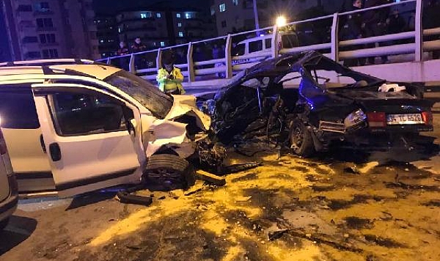 Mersin'de zincirleme kaza: 2 ölü, 4 yaralı