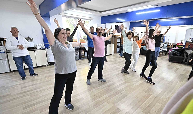 Muratpaşa'da 60 yaş üzerine modern dans eğitimi