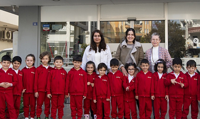 Öğrenciler diş bakımında