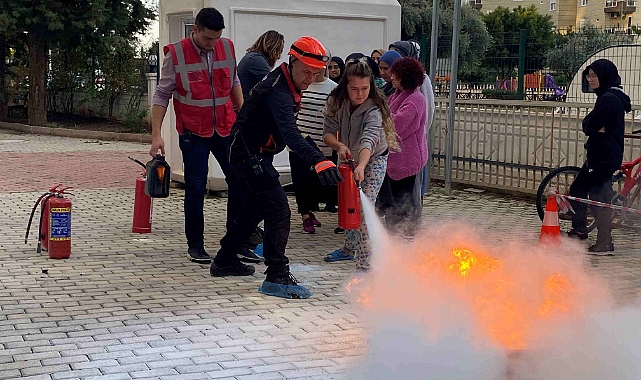 Öğrencilere yangın tatbikatı