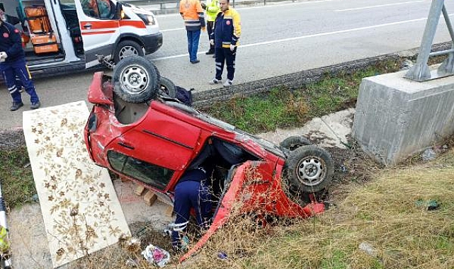 Otomobil, su kanalına devrildi; baba öldü, oğlu yaralı