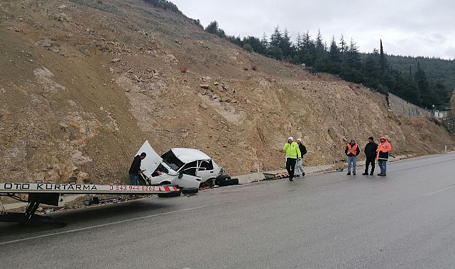 Otomobil yağıştan dolayı takla attı