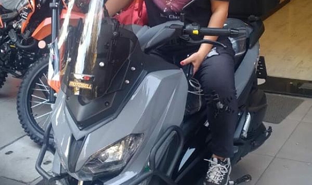 Otomobille çarpışan motosikletteki kurye Zeynep, hayatını kaybetti