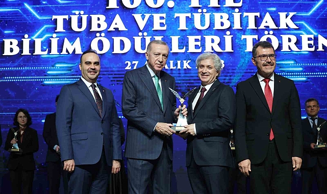 Prof. Dr. Ömer Özkan&#039;a TÜBİTAK Hizmet Ödülü