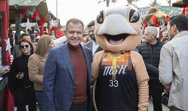Seçer, Yılbaşı Pazarında vatandaşlarla bir araya geldi