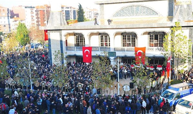 Şehit töreninde Özgür Özel polis eşliğinde çıkarıldı